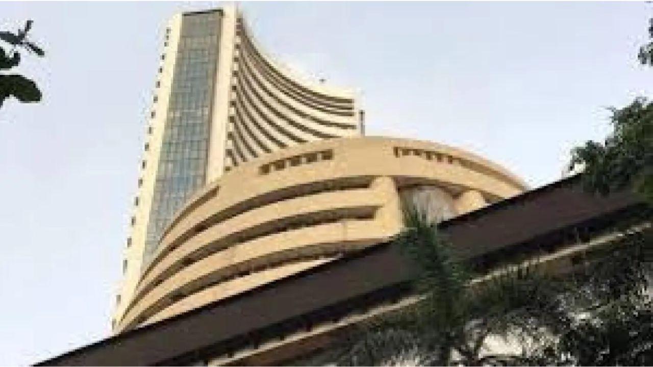 India stock markets edge closer to record highs on positive cues
